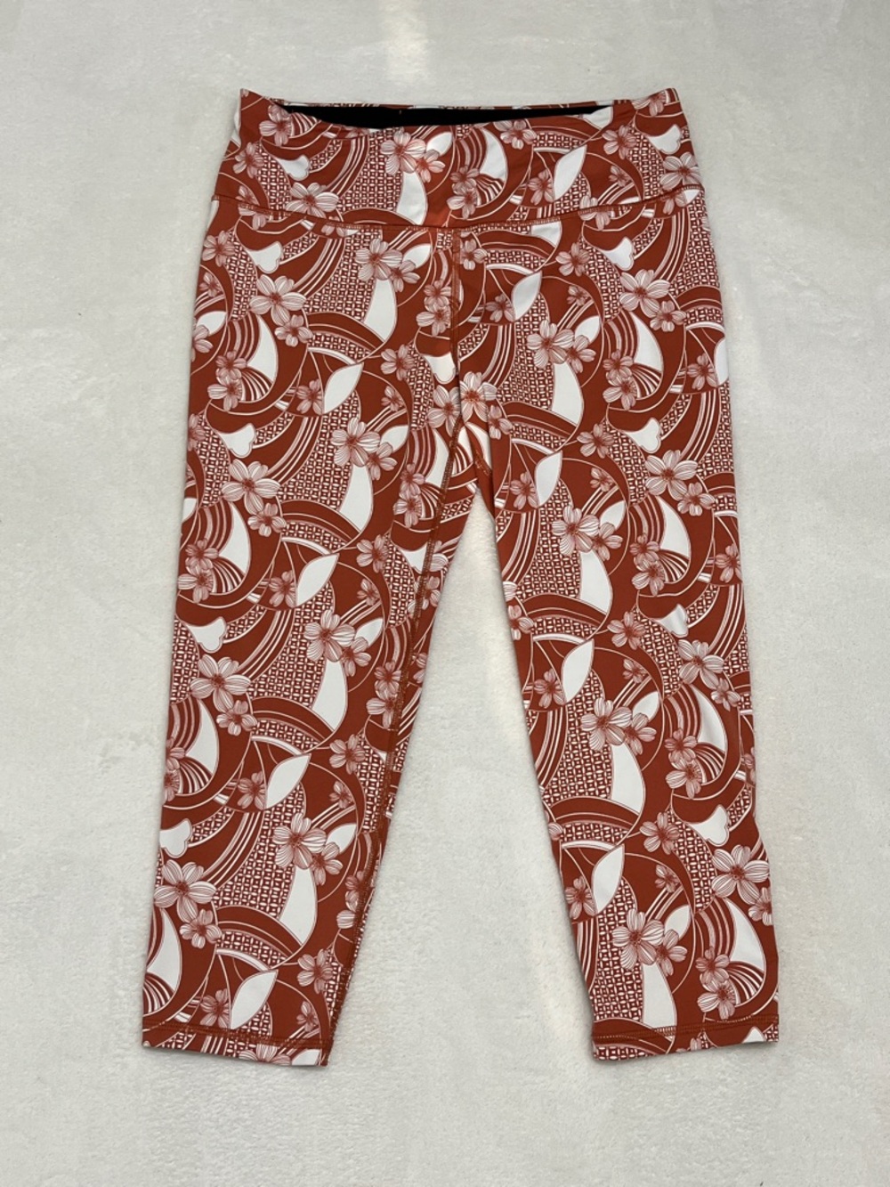 Victoria's Secret Sport Knockout Capri Leggings Size Large - Picture 2 of 8